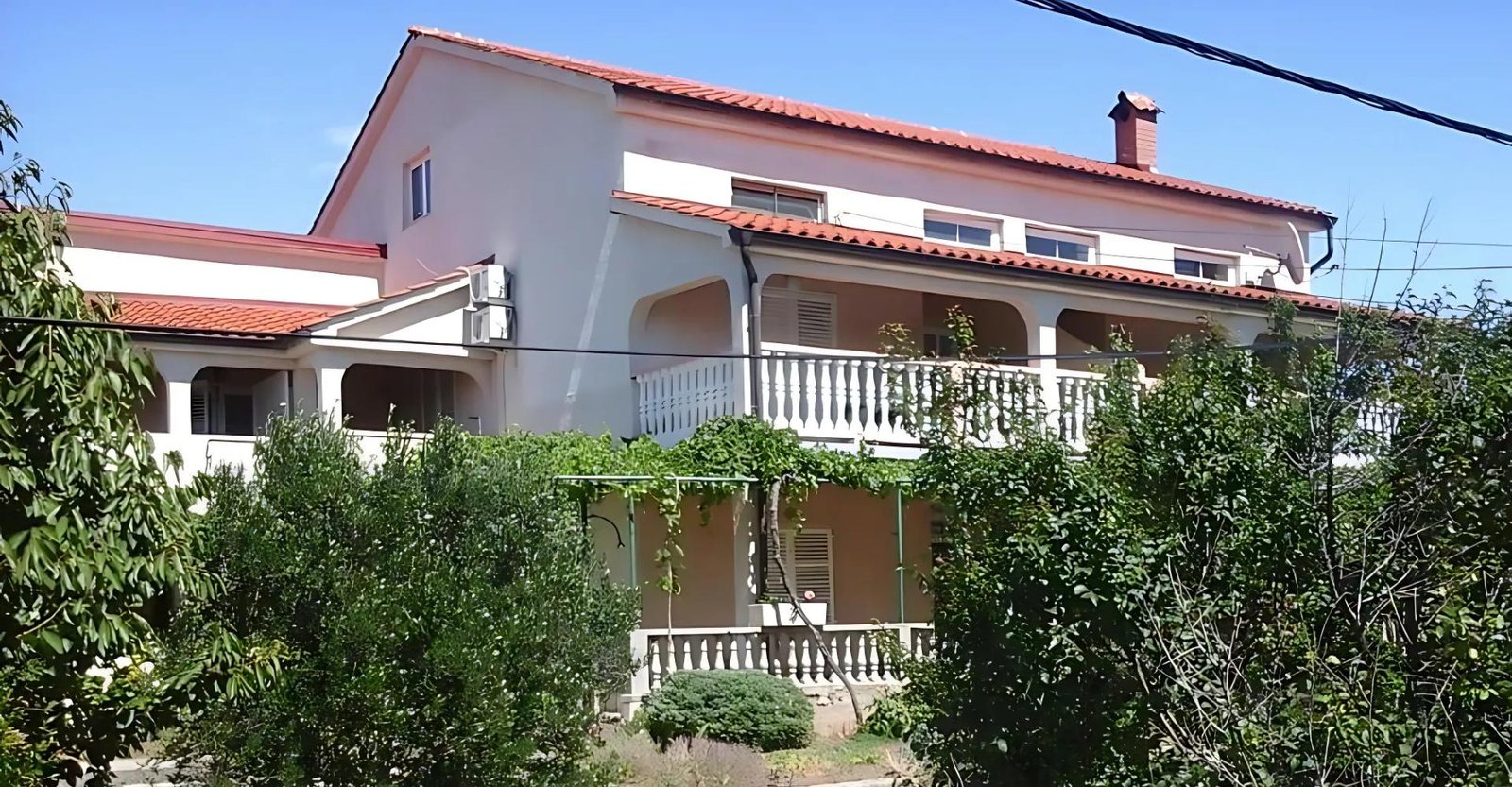 Apartmani Roza Lopar